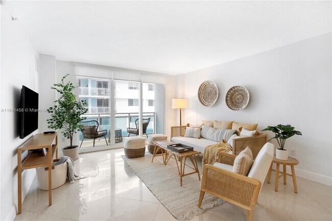 Foto del edificio - 6917 Collins Ave