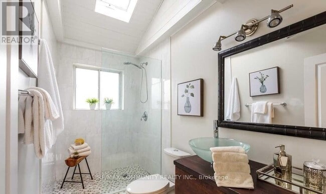 Building Photo - 1356 Poprad Ave