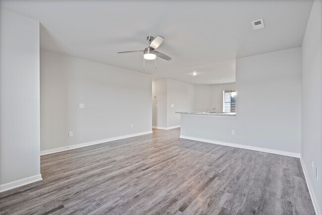 Foto del edificio - NEW CONSTRUCTION in SW Decatur!