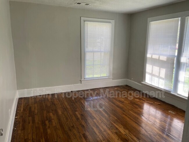 Building Photo - 745 Marsh Ave