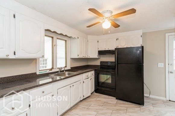 Building Photo - NOW AVAILABLE! - 90 Goodwin Park, Wethersf...