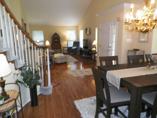 Building Photo - 5101 Cinnamon Ct