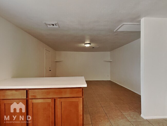 Foto del edificio - 6033 W Vernon Ave