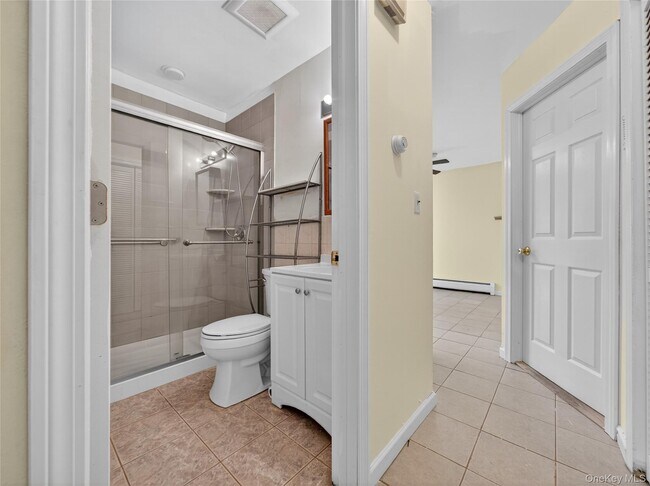 Building Photo - 37 Carnation Dr