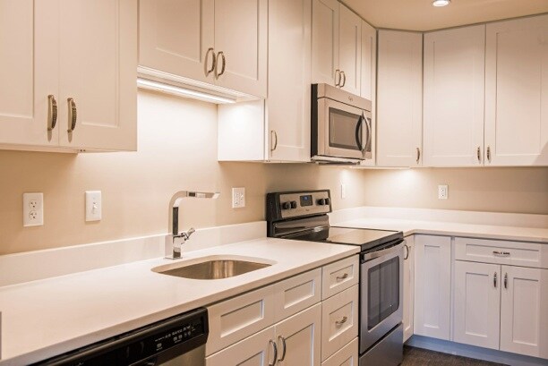 Kitchen - 5730 Ellsworth Ave
