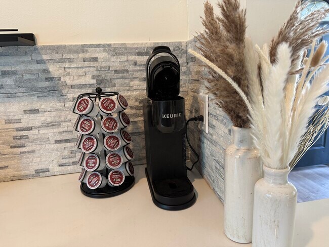 Foto del edificio - 7115 Somerset Blvd