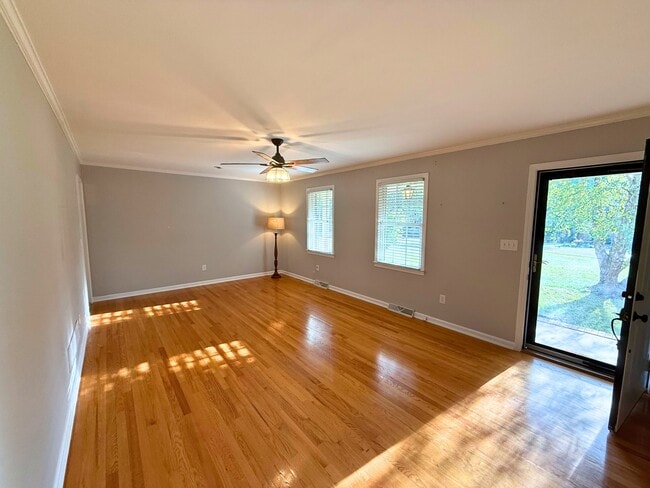 Building Photo - 9 Hardwick Dr