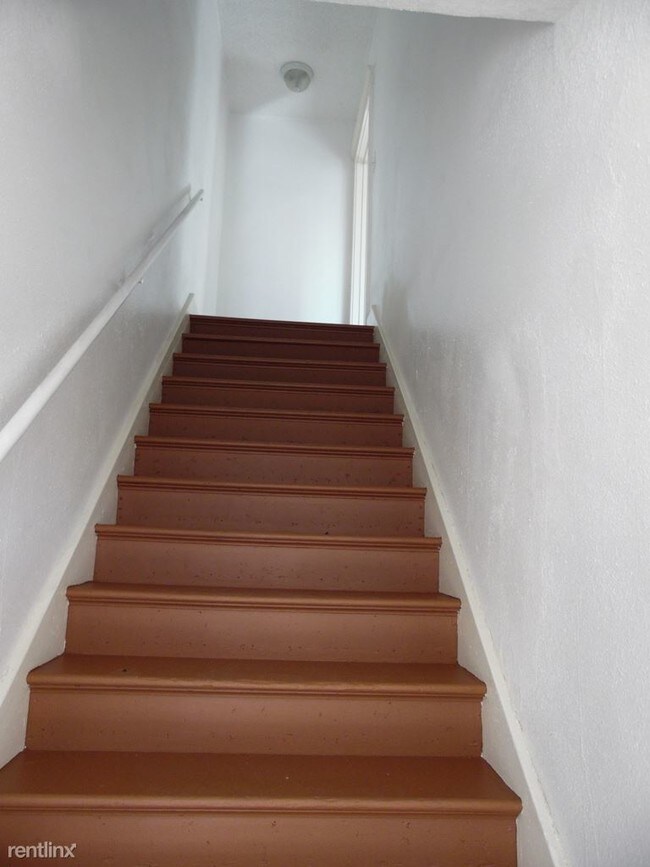 Foto del edificio - 3317 W 17th St