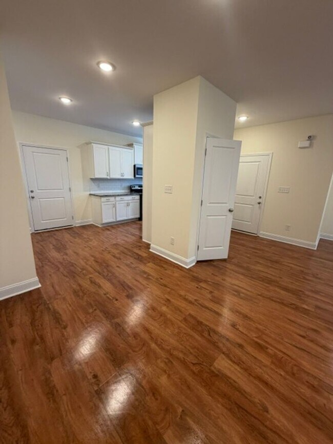 Foto del edificio - 811 Linwood Ave