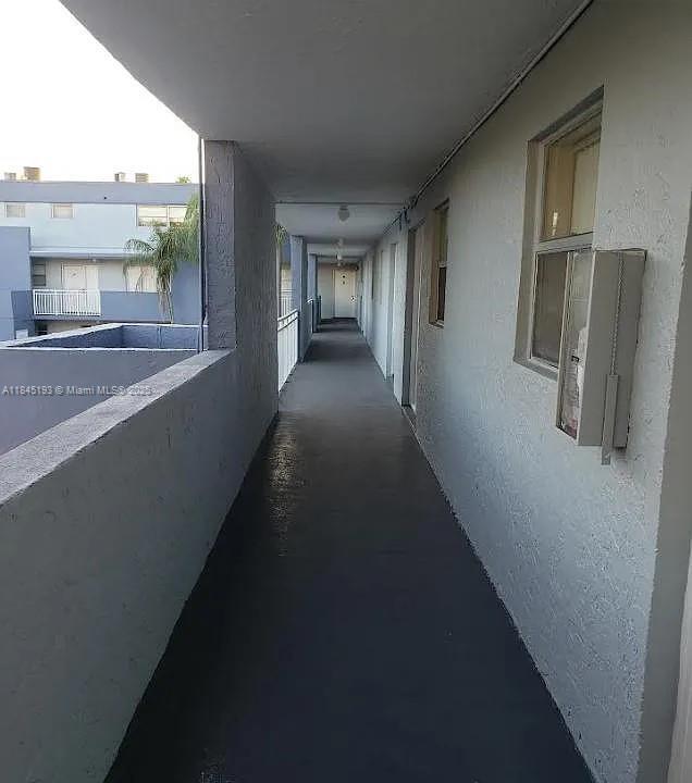 Building Photo - 9355 Fontainebleau Blvd