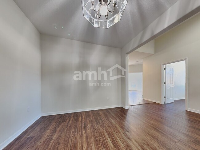 Building Photo - 5940 Candytuft Pl
