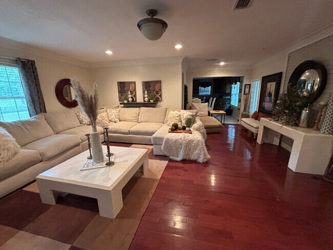 Foto del edificio - MINDEN BEAUTY ON 2 ACRE LOT