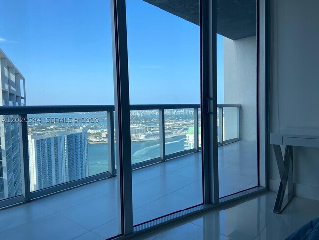 Foto del edificio - 495 Brickell Ave