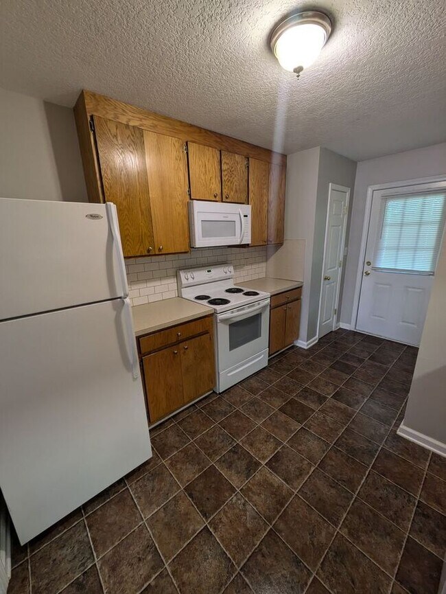 Building Photo - 3BD/2BA Unit in Hickory