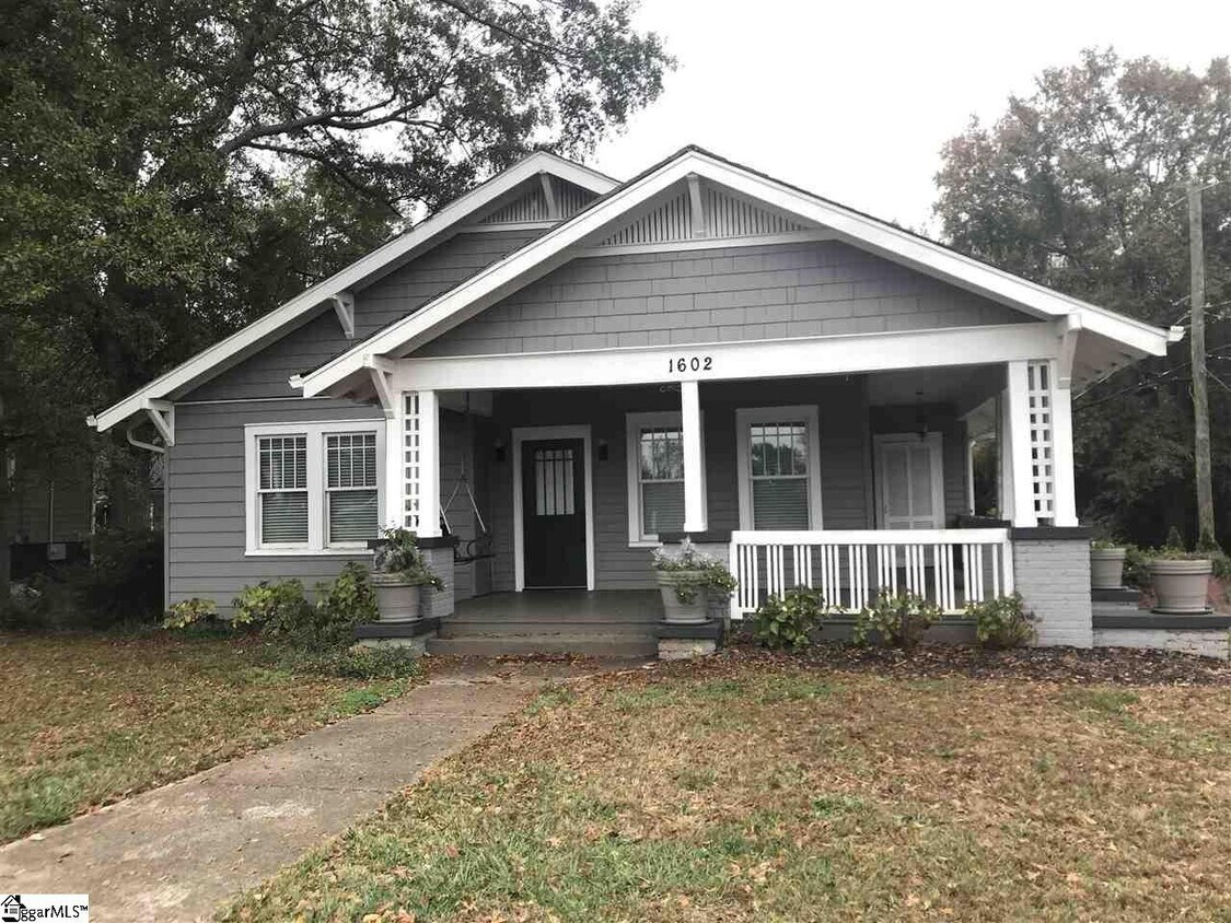 Primary Photo - 1602 E North St