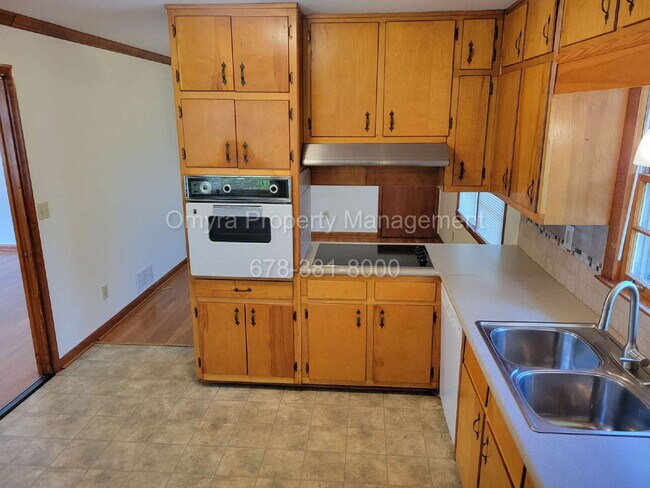 Foto del edificio - Charming 4 Bedroom Home in Brookhaven!