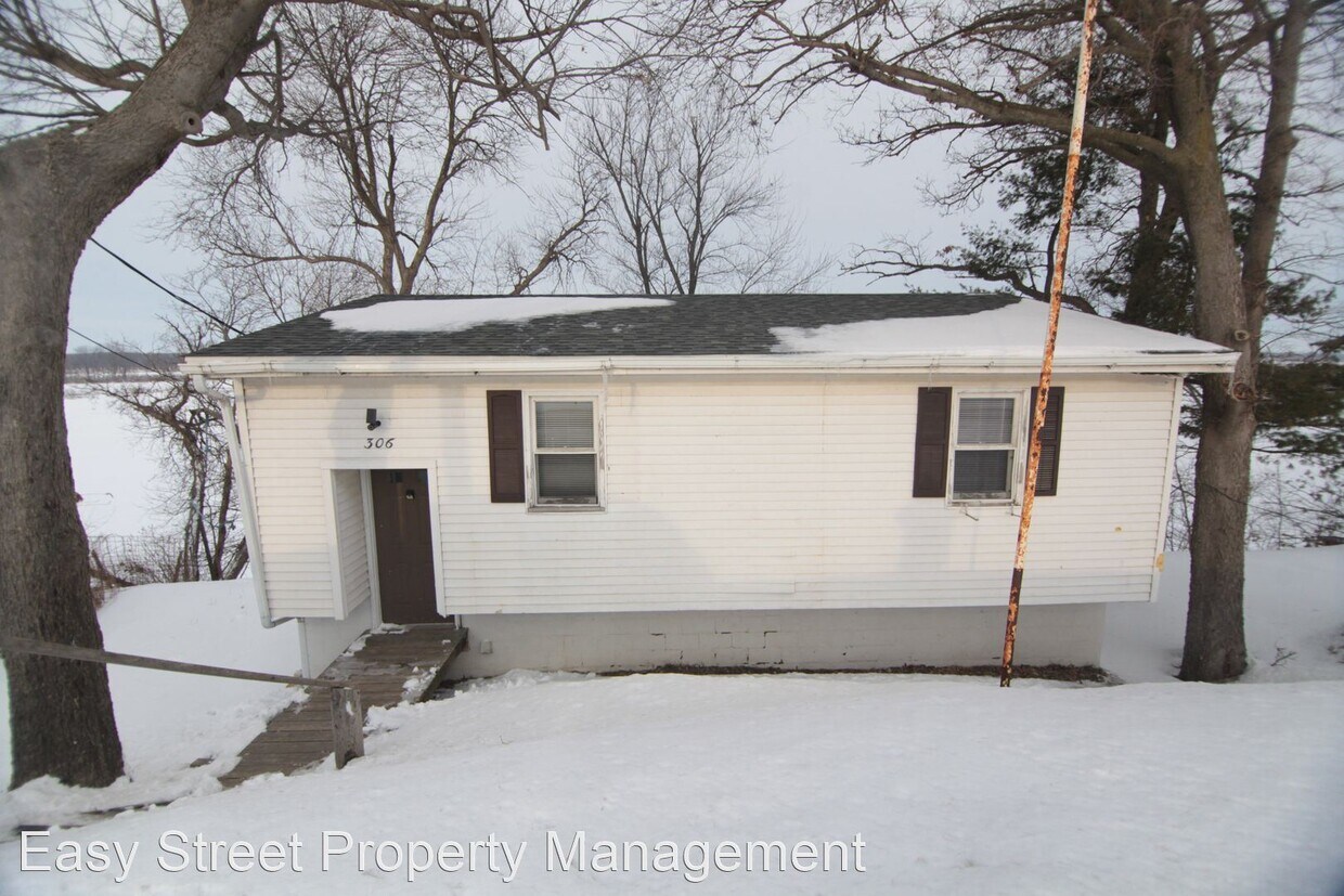 Primary Photo - 2 br, 1 bath House - 306 76th St.