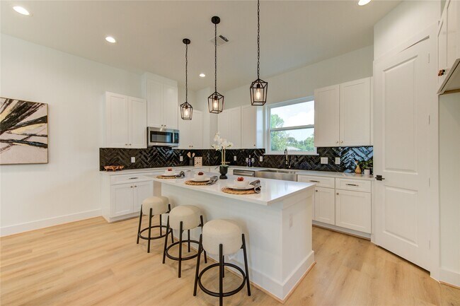 Foto del edificio - 4041 Buck St