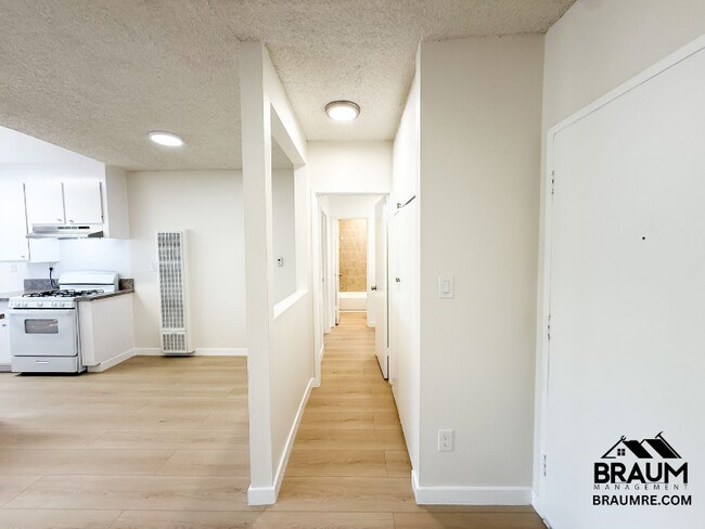 Foto del edificio - 5461 Kester Ave