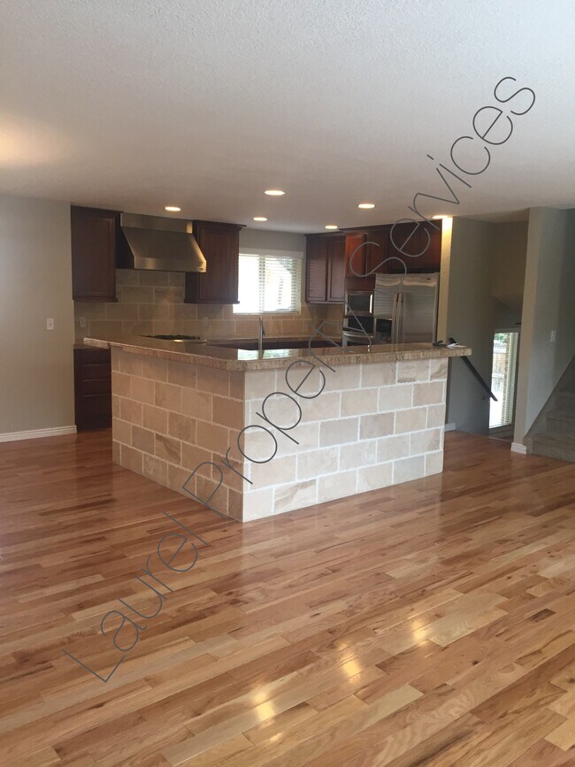 Photo - 517 Holman Way House