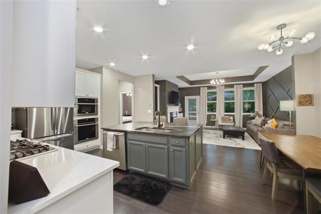 Building Photo - 3609 Niles Way