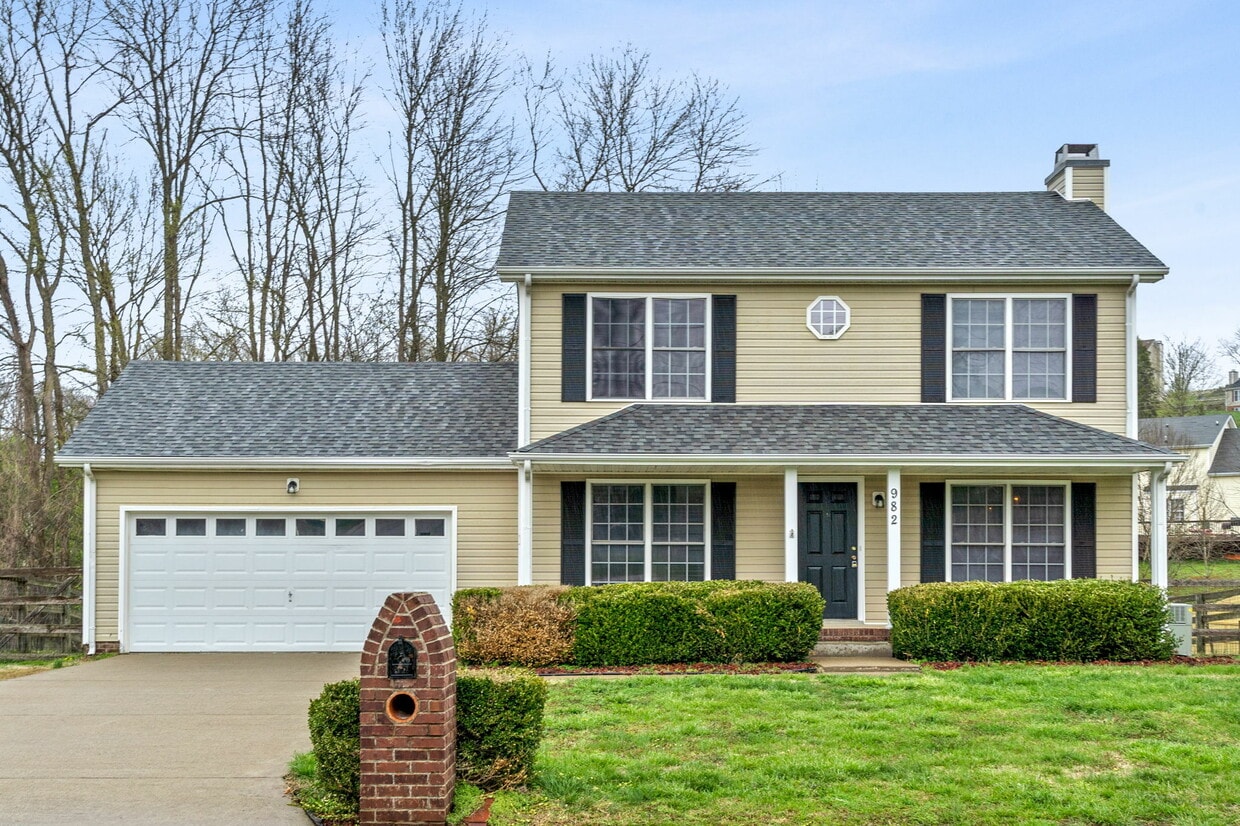 982 Hedge Apple Dr, Clarksville, TN 37040 House for Rent in