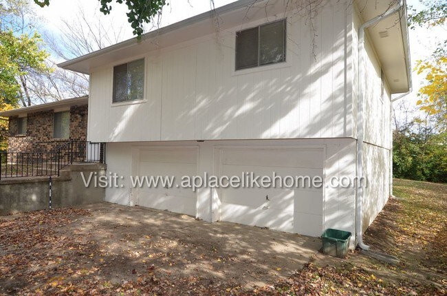 Building Photo - 1609 N 63rd Pl