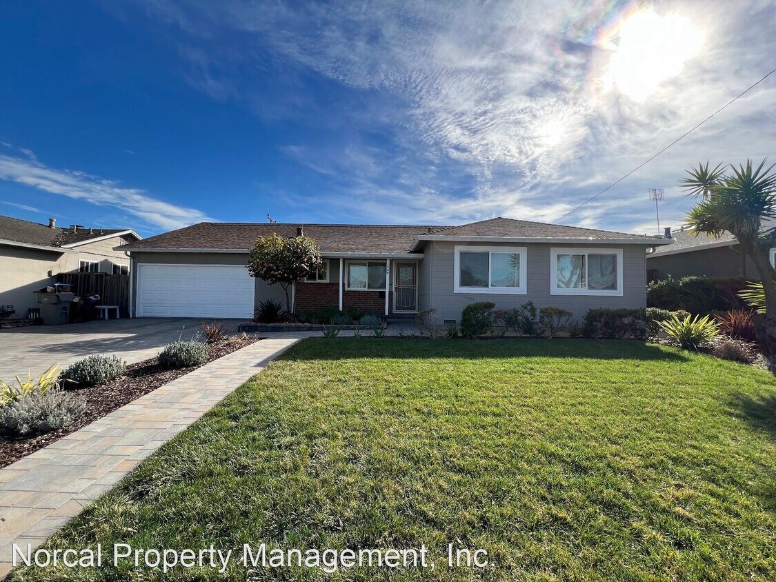 Primary Photo - 4 br, 3 bath House - 1546 San Andreas Ave