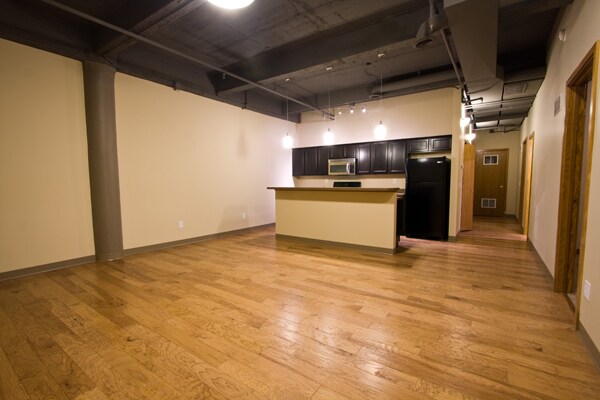 Primary Photo - 1320 P St