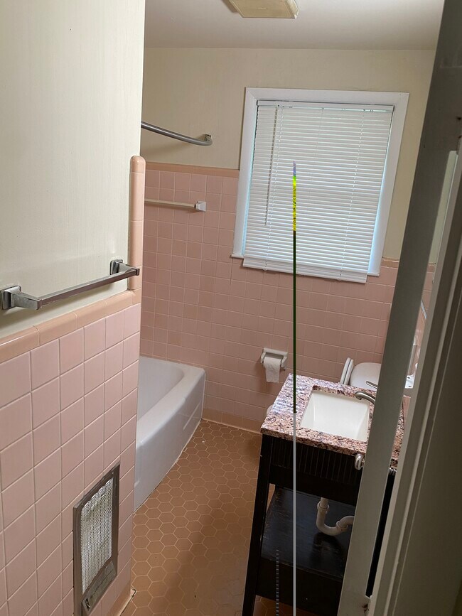 Foto del edificio - 3608B Caldwell Ct