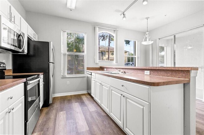 Foto del edificio - 5009 Sunridge Palms Dr