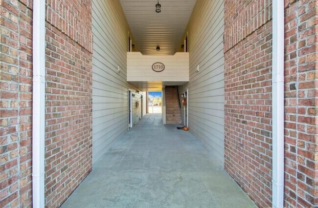 Foto del edificio - 1710 Renwick Dr