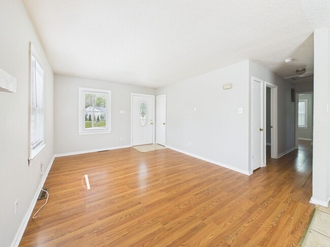 Building Photo - 835 Winnetka Ave