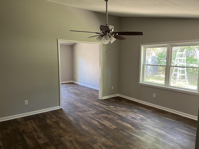 Building Photo - 51 Kemmons Dr