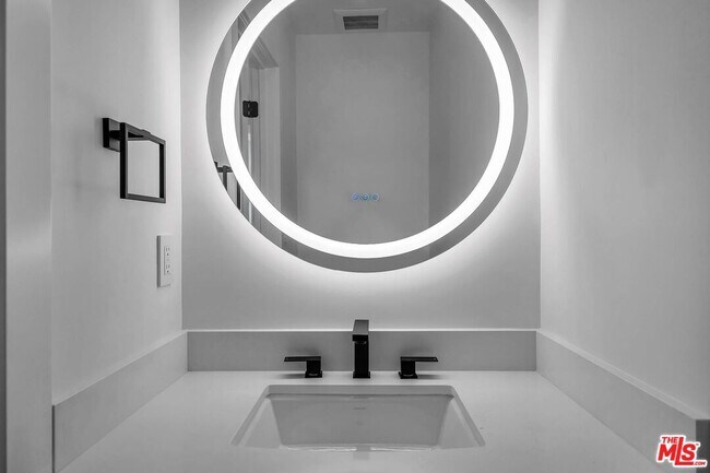 Foto del edificio - 9345 W Olympic Blvd