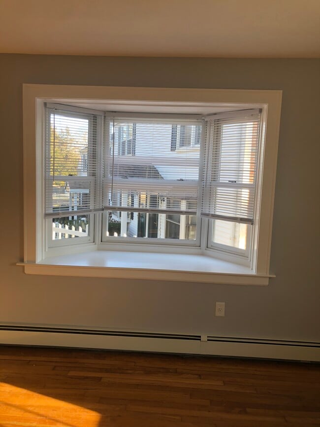 Foto del edificio - 240 Sunnyridge Ave