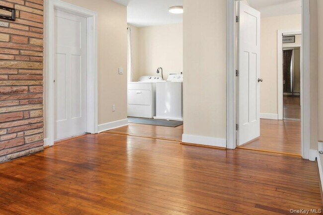 Foto del edificio - 51 Gifford Ave