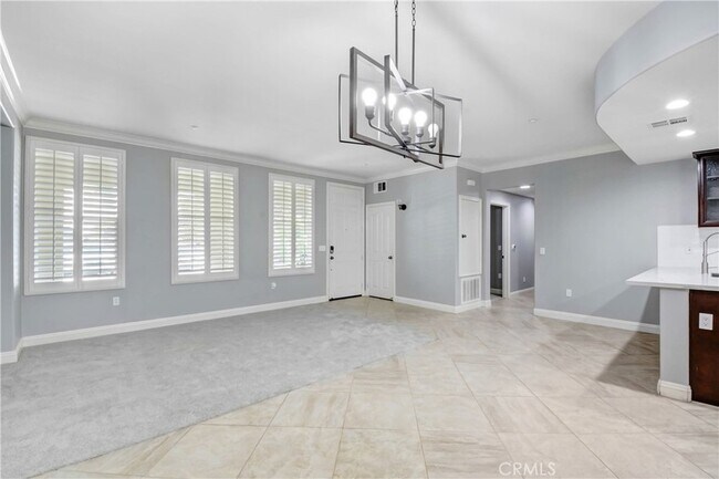 Foto del edificio - 8426 Flora Ln