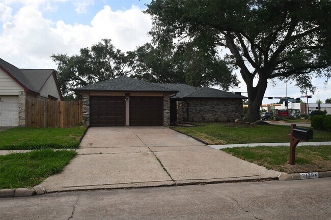 Building Photo - 1302 Gentle Bend Dr