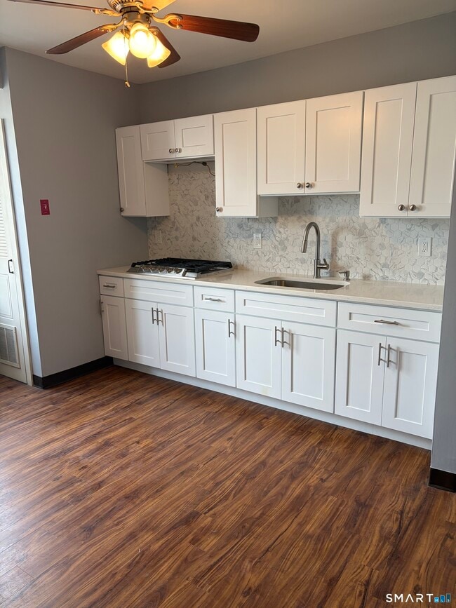 Building Photo - 872 State St