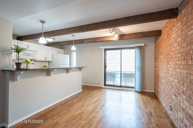 Foto del edificio - 568 W Russell St