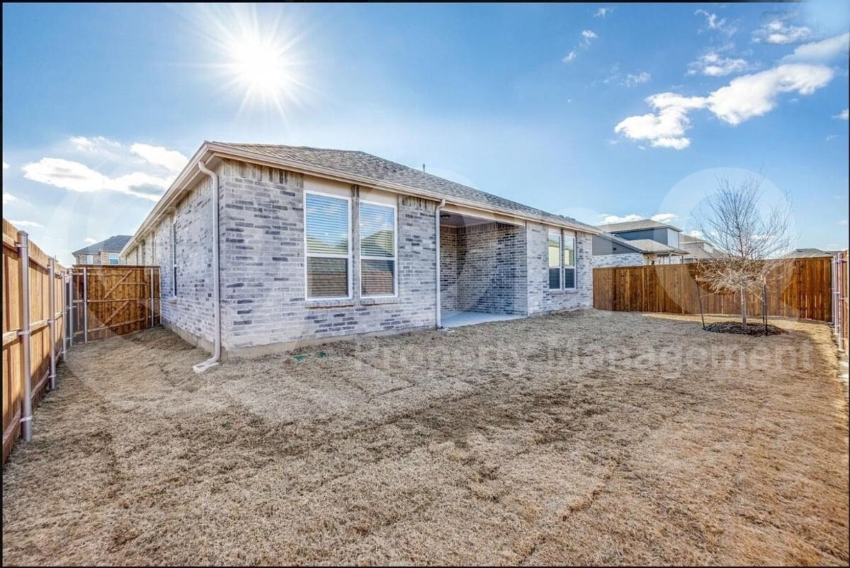Building Photo - 910 Cinnabar Wy