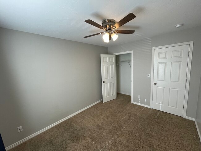 Private Room - 189 S 1930 E