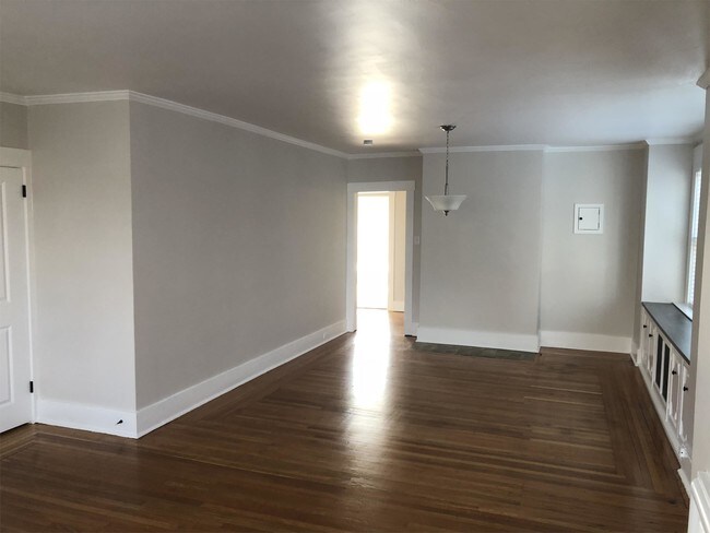 Building Photo - 5710 Woodmont St