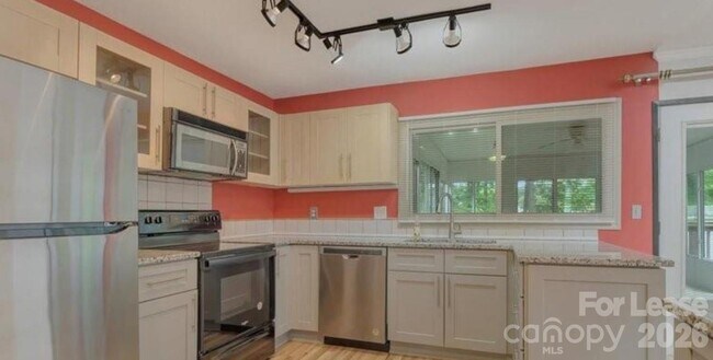Building Photo - 7312 Barcliff Dr