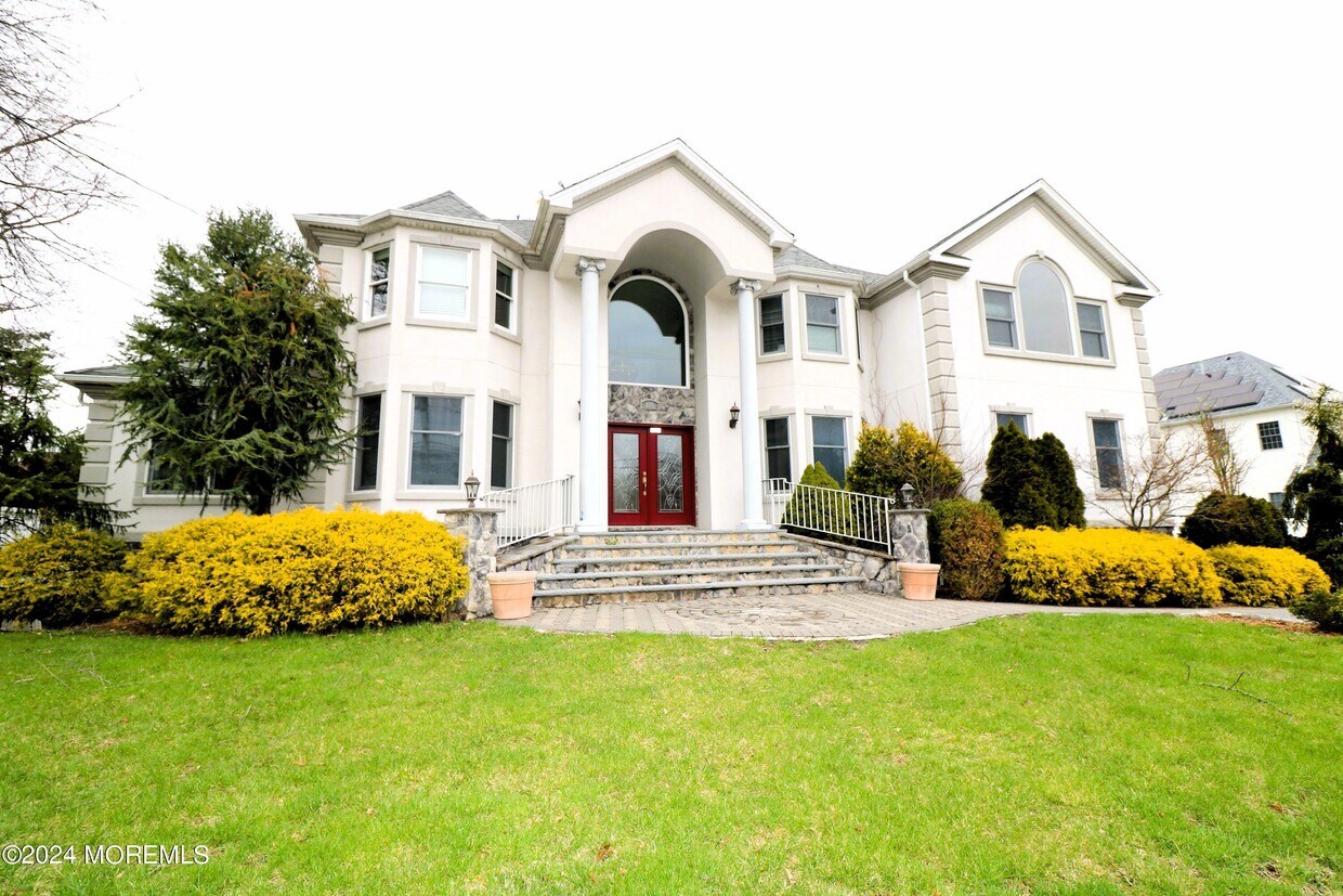 Primary Photo - 826 Inman Ave