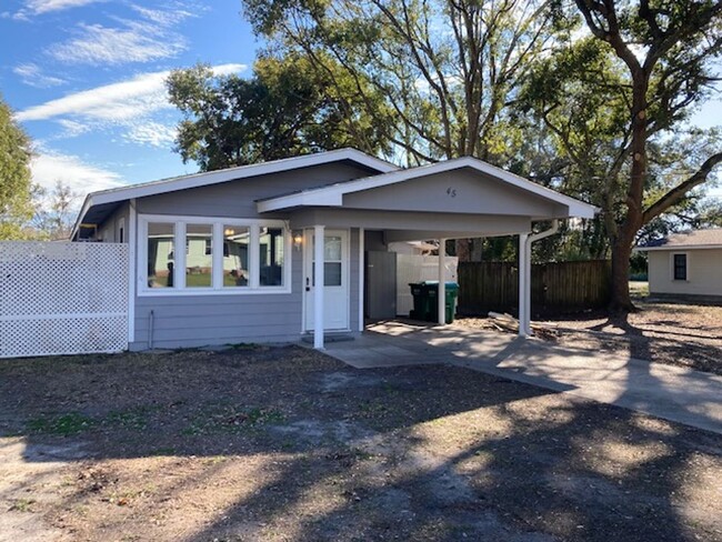 Building Photo - Fantastic Home in Gulfport