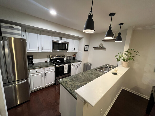 Open Kitchen, Bar Top - 901A S Scott St