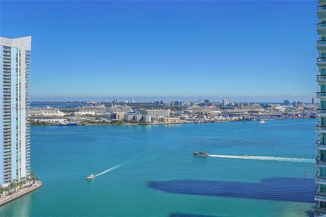 Foto del edificio - 901 Brickell Key Blvd