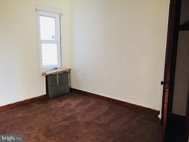 Building Photo - 409 Folcroft St